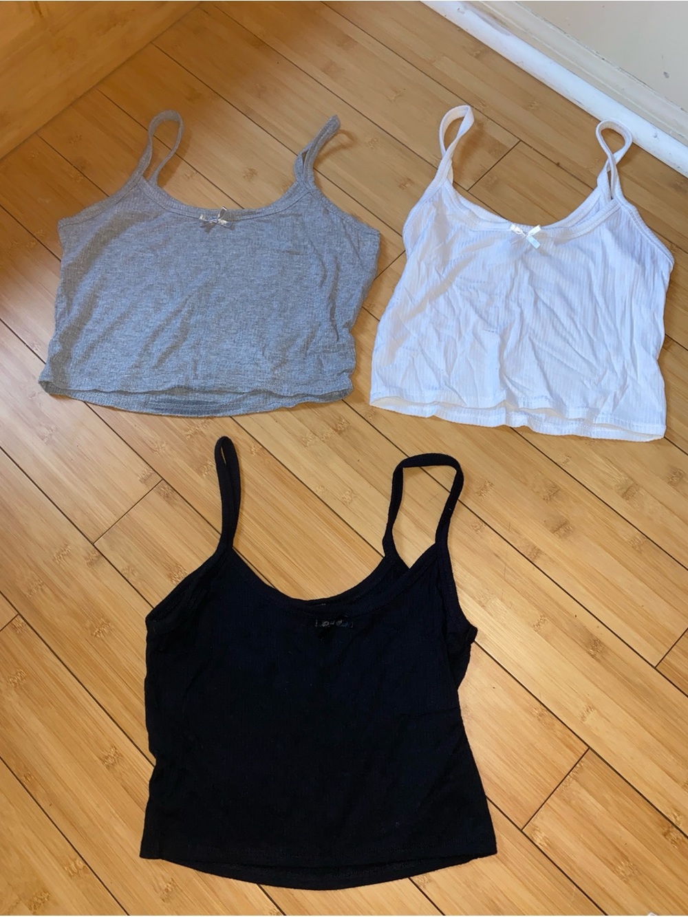Forever 21 set of 3 cropped tank tops with bows bundle white gray and black